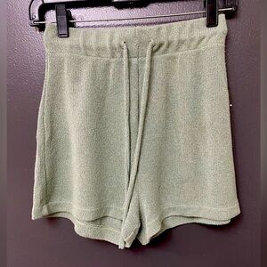 H&M Shorts Light Green Beach / Summer Bermuda Shorts